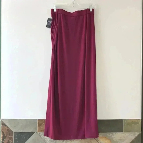 LANE BRYANT Simply Chic Burgundy Stretch Maxi Skirt 18/20 NWT - Picture 2 of 4